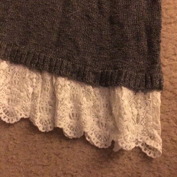 Grey sweater with white lace - Picture 3 of 3